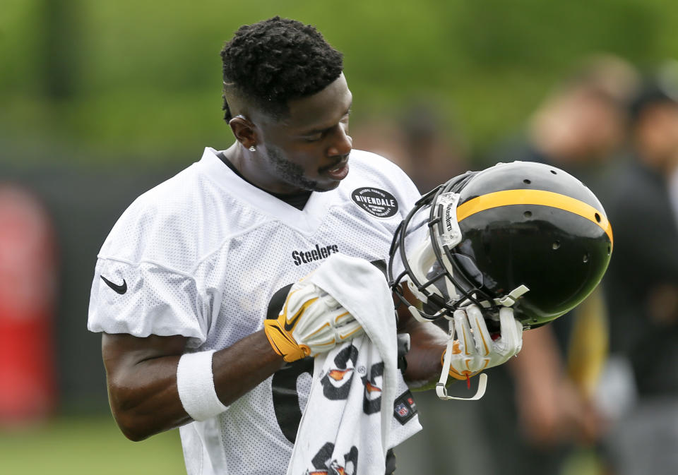 Pittsburgh Steelers wide receiver Antonio Brown had a lot to get off his chest to the local media. (AP)