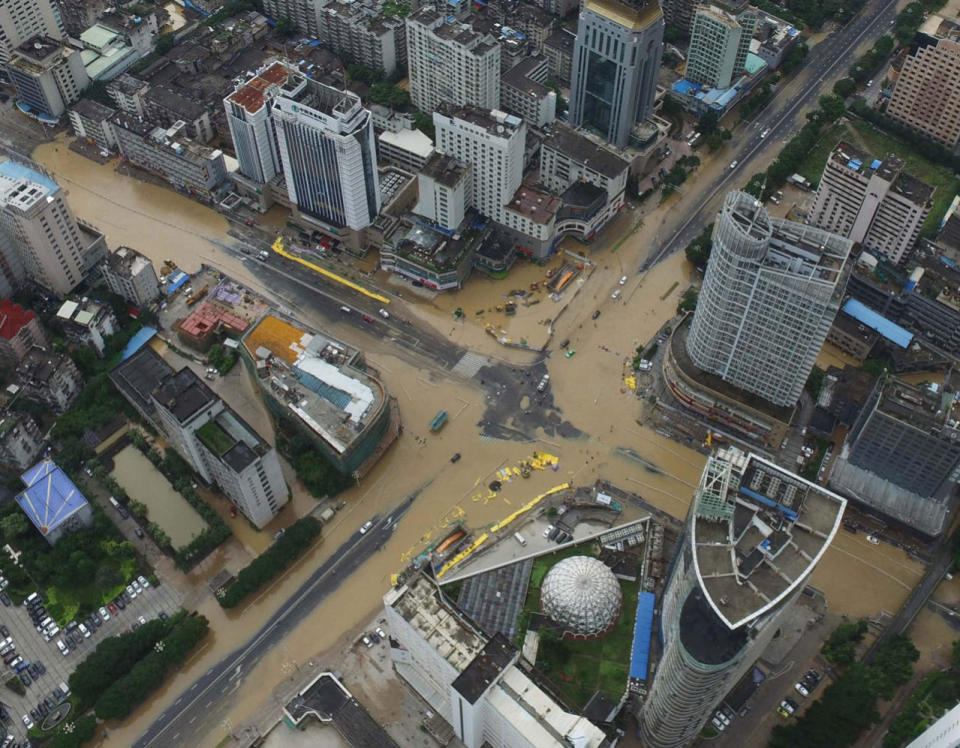 Typhoon Meranti hits Taiwan and China