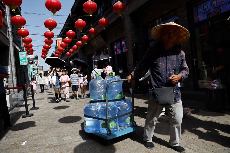Orange alert for heatwave in Beijing