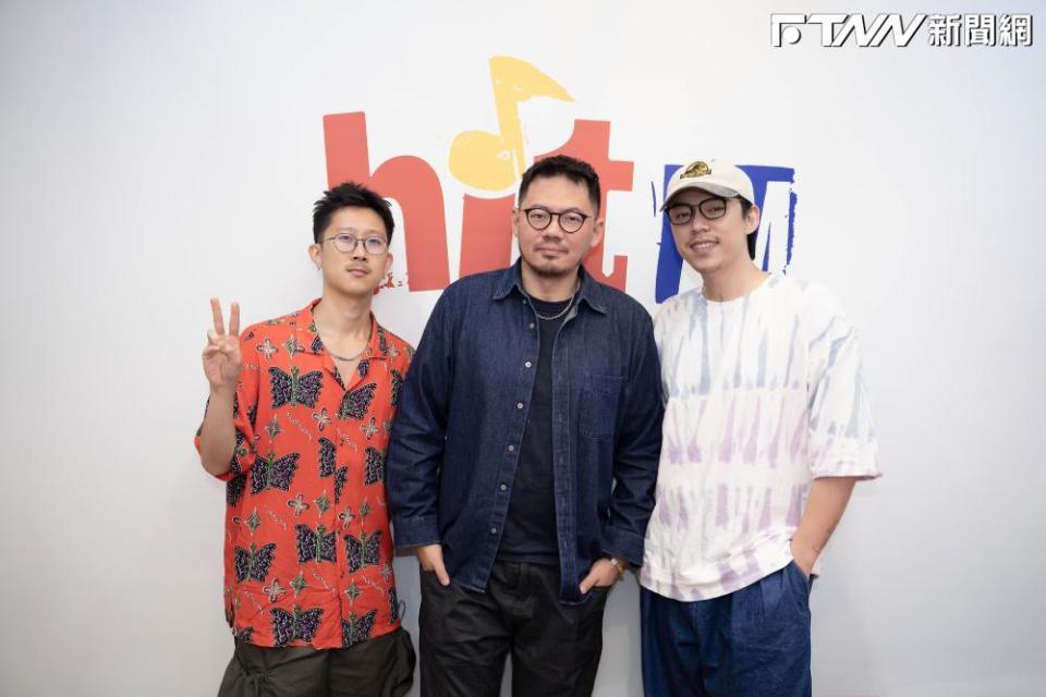 「吹音樂」主編阿哼（圖左）、HUSH（圖右）參與《同行相記》錄製。（圖／Hit Fm聯播網提供）