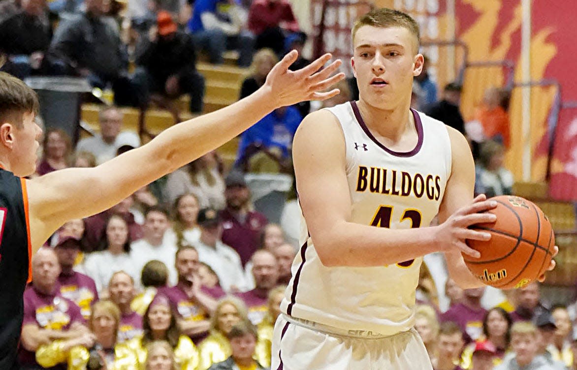 De Smet's Damon Wilkinson gets ready to pass during a first-round game in the state Class B boys basketball tournament on Thursday, March 16, 2023 in the Barnett Center at Aberdeen.