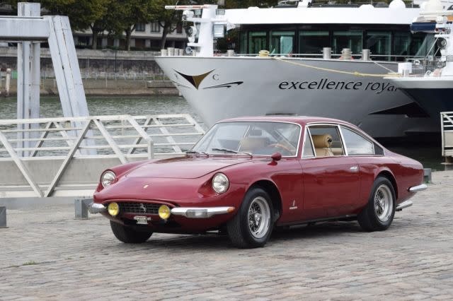 Ferrari 365 GT 2+2 from 1968: €180,000