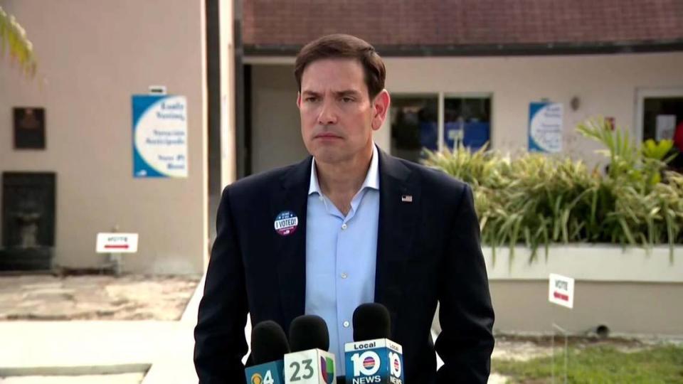 El senador estadounidense Marco Rubio respondió a preguntas sobre el encuestador republicano Christopher Monzón, quien fue atacado mientras repartía volantes en Hialeah. (Captura de fotograma de WFOR-TV).