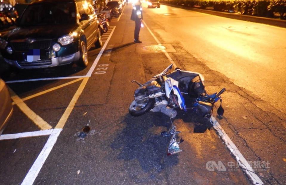 台中市張姓高中生7日凌晨無照駕駛賓士車與騎機車的彭姓女子發生碰撞，彭女頭部重創，昨天晚間傷重不治。（檔案照）