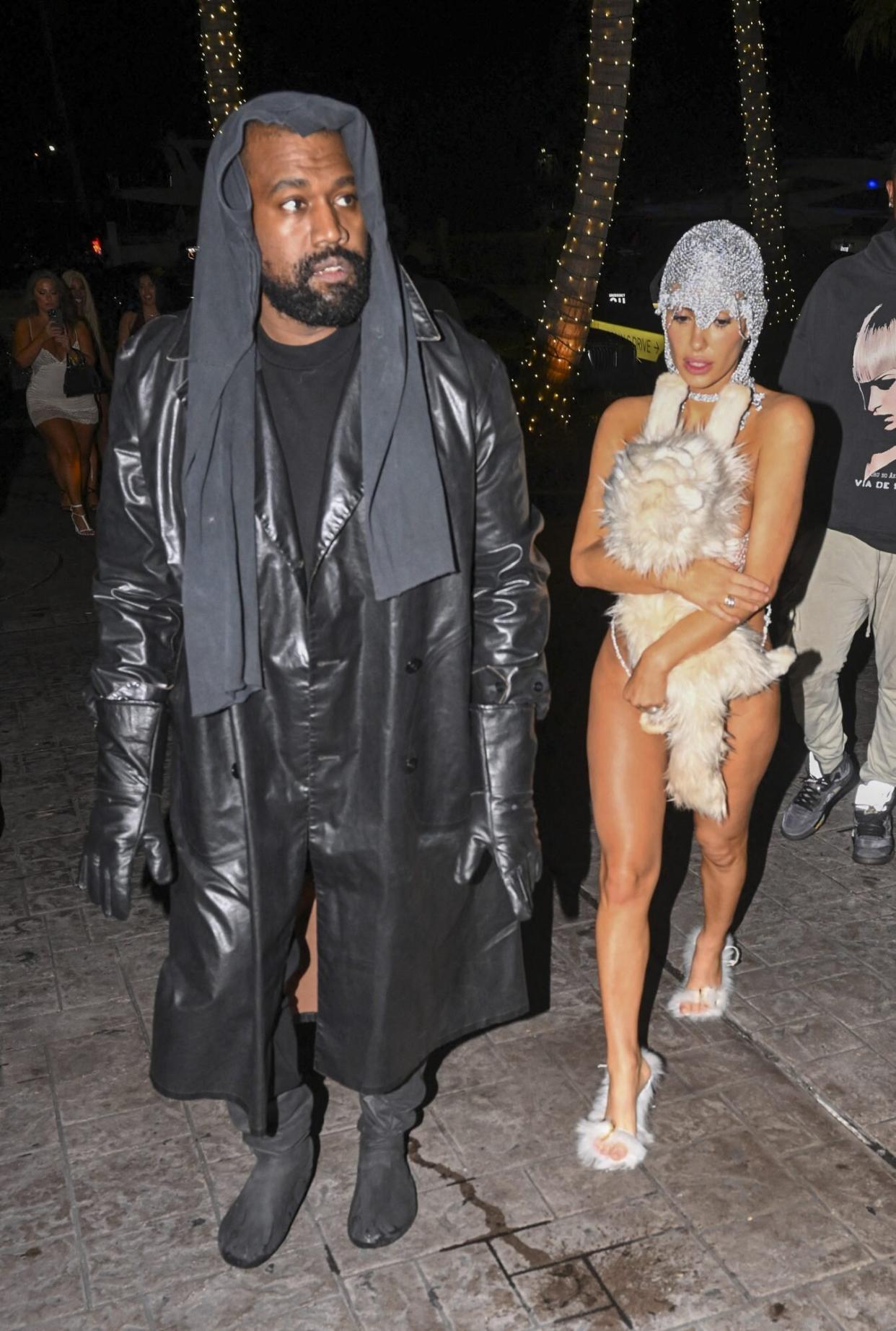 Kanye West y Bianca Censori. Mega/The Grosby Group