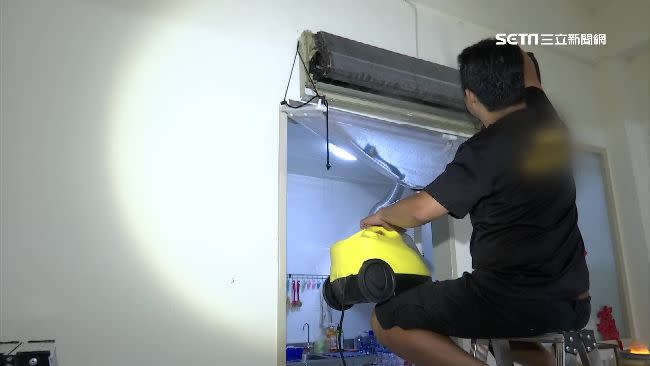 多數人普遍傾向請專業的師傅到家中清洗冷氣機。（圖／資料照）