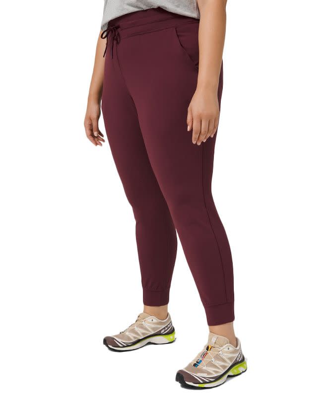 <p>Lululemon</p><p><strong>How much? </strong>£98</p><p><a class="link " href="https://go.redirectingat.com?id=127X1599956&url=https%3A%2F%2Fwww.lululemon.co.uk%2Fen-gb%2Fp%2Fready-to-rulu-jogger%2FLW5BXOS.html%3Fdwvar_LW5BXOS_color%3D26950&sref=https%3A%2F%2Fwww.womenshealthmag.com%2Fuk%2Fgym-wear%2Fg34140351%2Fbest-womens-joggers%2F" rel="nofollow noopener" target="_blank" data-ylk="slk:SHOP NOW;elm:context_link;itc:0;sec:content-canvas">SHOP NOW</a></p><p>Slimline fits can help keep things streamlined when you're engaging in low intensity exercise.</p>