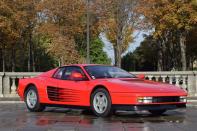 Questa Ferrari Testarossa del 1988 vale almeno 70mila euro. (foto: Artcurial.com)