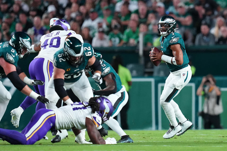 Jalen Hurts and the Philadelphia Eagles improved to 2-0 with a win over the Vikings. (Photo by Mitchell Leff/Getty Images)