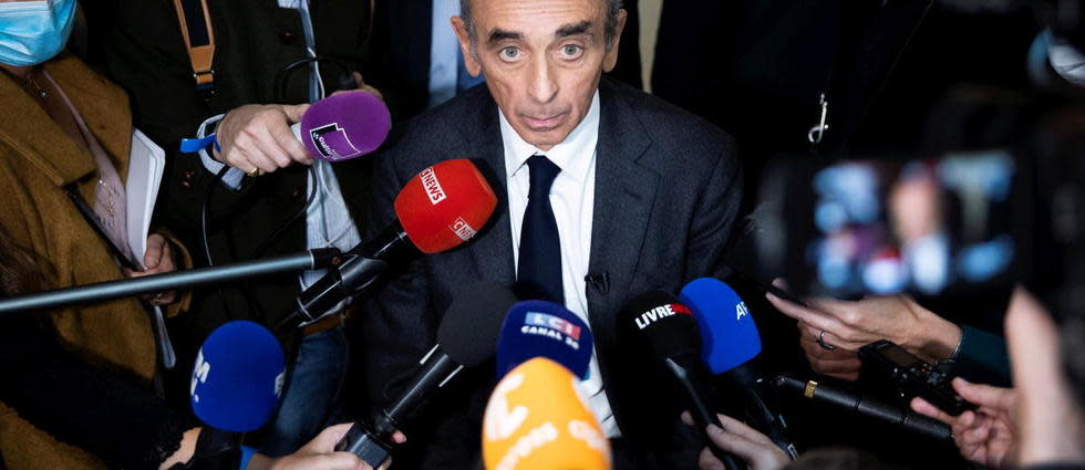Selon un journaliste de France Info, Éric Zemmour n'aurait « pas le droit » de venir sur le plateau de la chaîne du service public.
