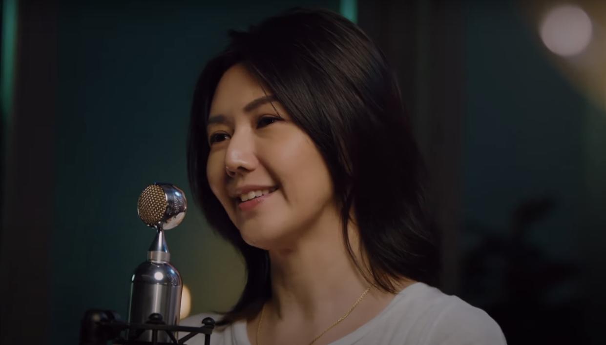 Singaporean Mandopop singer Stefanie Sun Yan Zi live-streamed a surprise concert to commemorate the 20th anniversary of her music career debut on 9 June 2020.