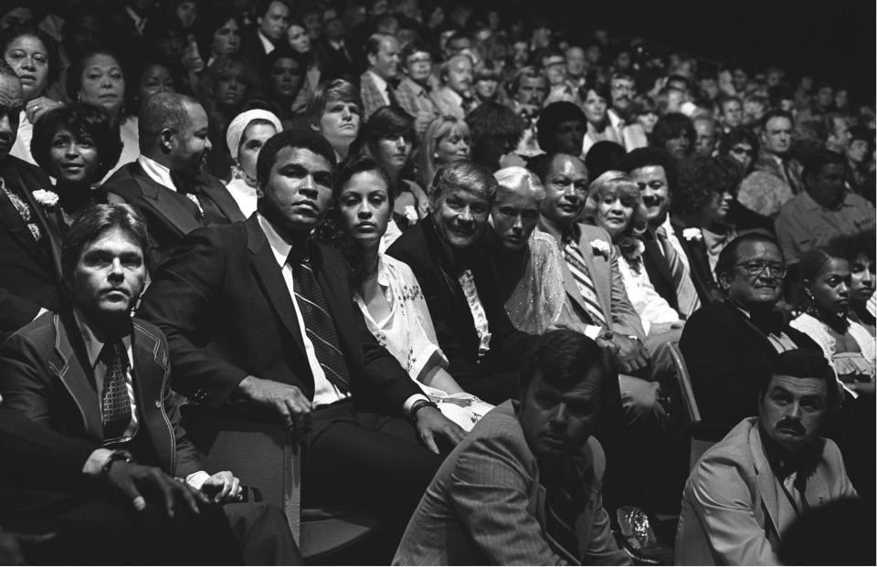 Muhammad Ali and his wife Veronica Porsche Ali, Dr. Jerry Buss, Dr. Buss's date, Mayor Thomas Bradley and his wife Ethel Bradley at a charity concert at the The "Fabulous" Forum in Los Angeles, California. (Photos by Brad Elterman/BuzzFoto/FilmMagic)