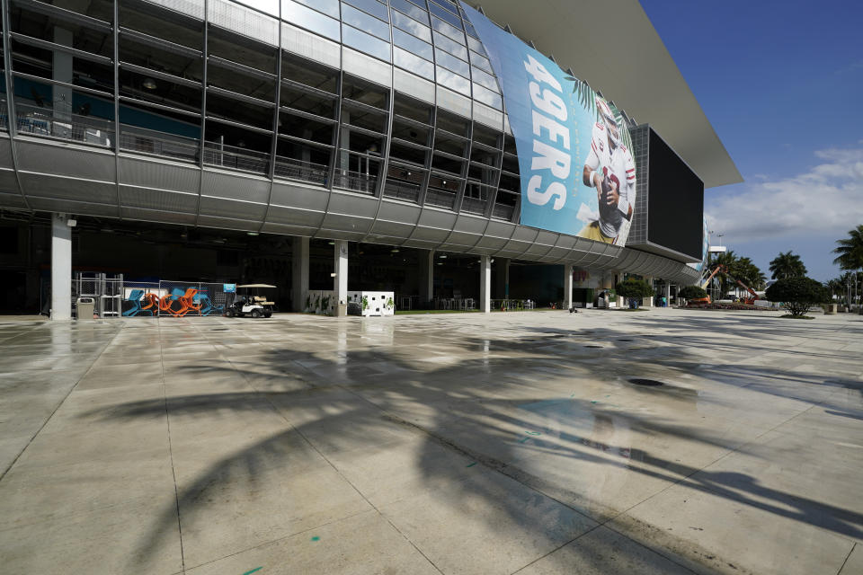 La foto del martes 28 de enero de 2020 muestra el Hard Rock Stadium de Miami Gardens, Florida, sede del Super Bowl LIV entre los 49ers de San Francisco y los Chiefs de Kansas City (AP Foto/Chris Carlson)