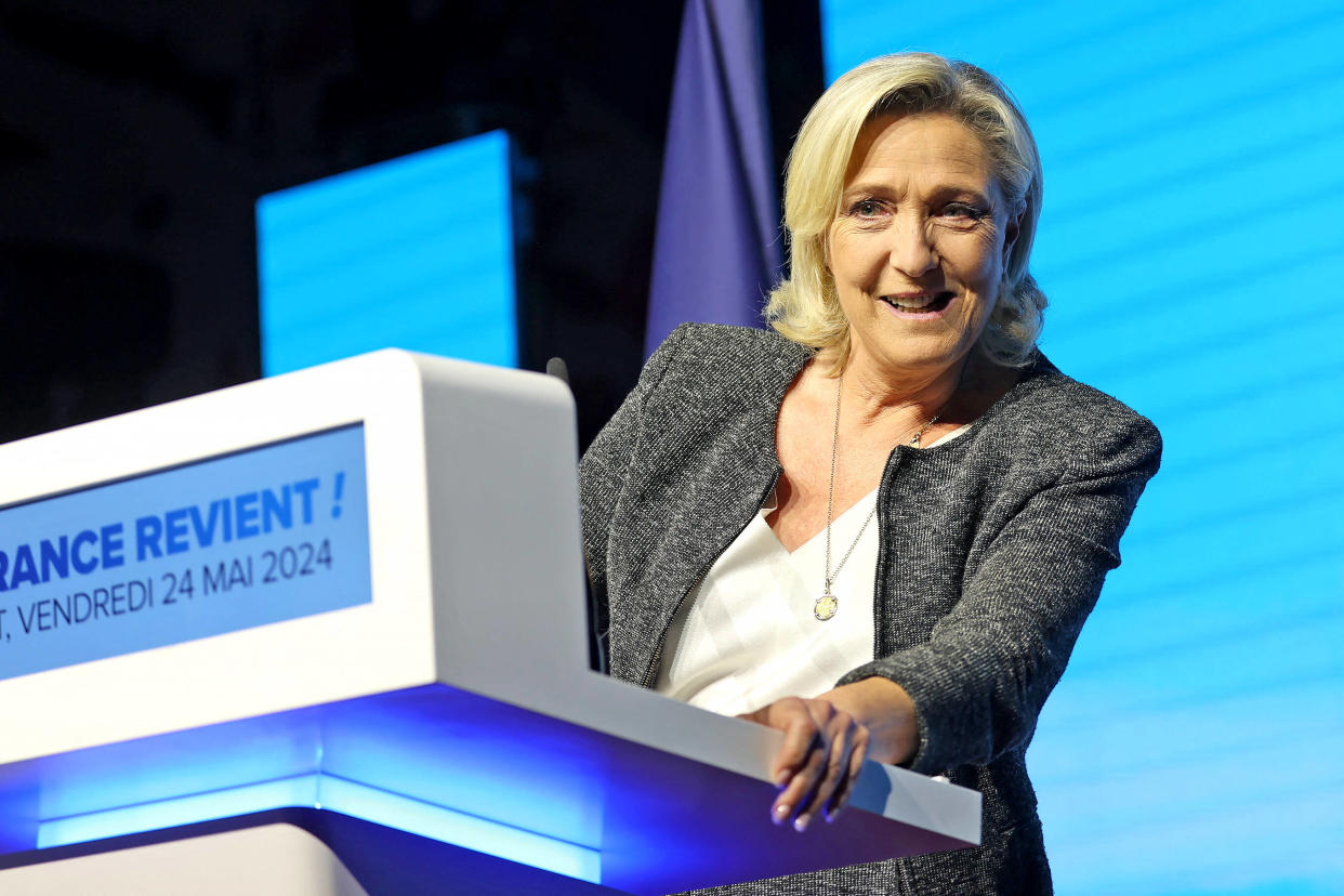 Marine Le Pen photographiée à Hénin-Beaumont vendredi 24 mai.