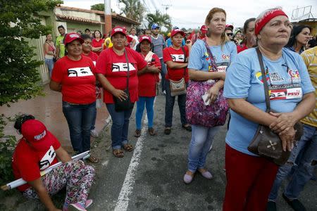 Supporters of late Venezuela's President Hugo Chavez attend a campaign rally held by pro-government candidates for the upcoming legislative elections, in Barinas, November 18, 2015. REUTERS/Marco Bello.