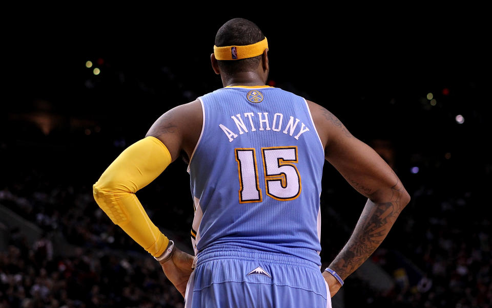 Carmelo Anthony效力丹佛金塊時期身披15號球衣。（Photo by Jonathan Ferrey/Getty Images）