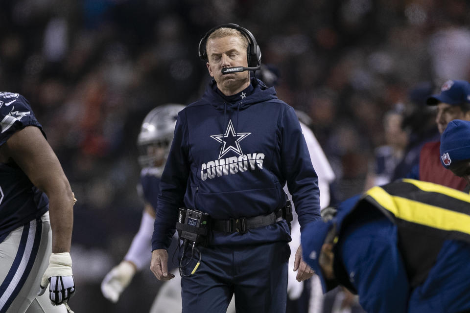 CHICAGO, IL - DECEMBER 05: Dallas Cowboys head coach Jason Garrett reacts to a play in game action during a NFL game between the Chicago Bears and the Dallas Cowboys on December 05, 2019 in Soldier Field in Chicago, IL. (Photo by Robin Alam/Icon Sportswire via Getty Images)