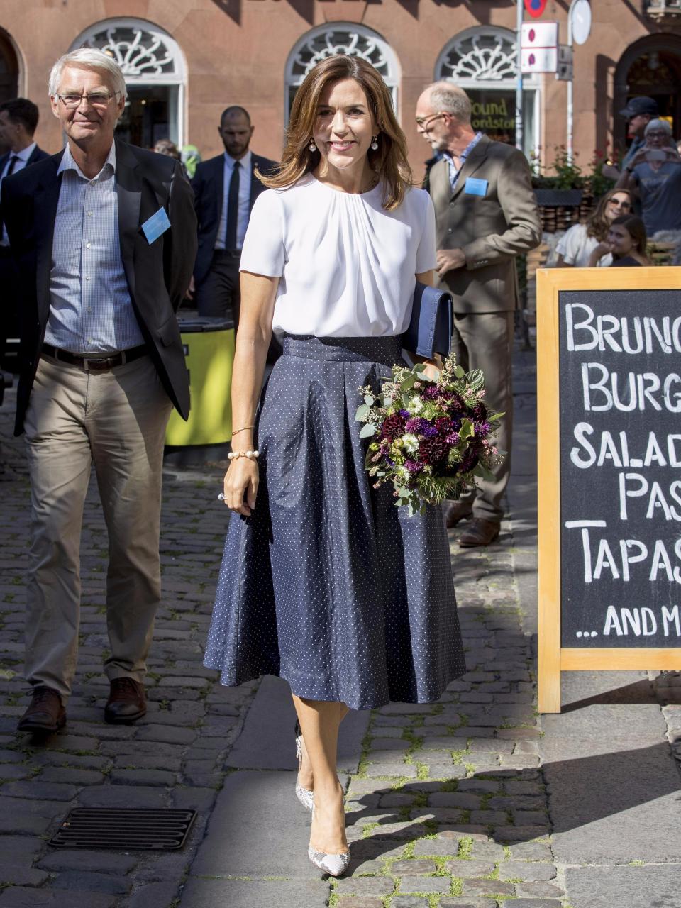 Princess Mary glows in chic ensemble