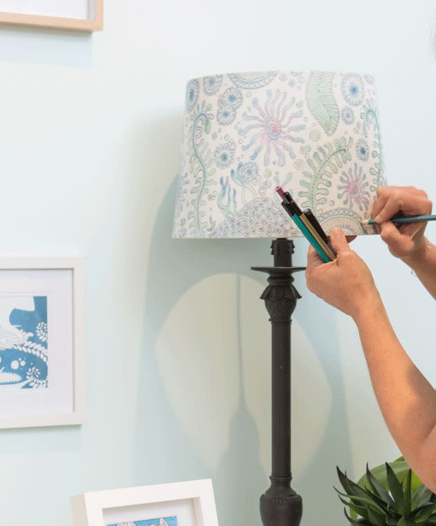 Turn a lampshade into an original work of art