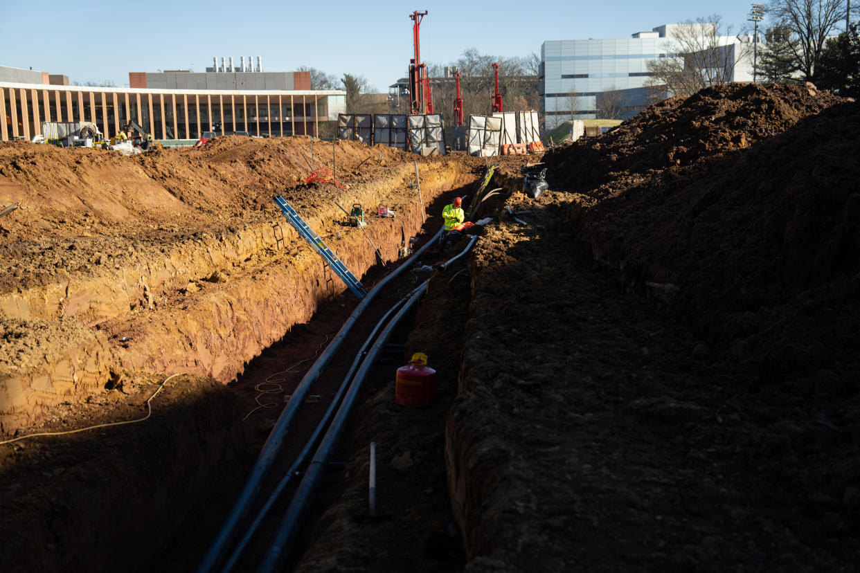 Los tanques que contienen el agua para las nuevas instalaciones de geointercambio en el campus de la Universidad de Princeton en Princeton, Nueva Jersey, el 15 de diciembre de 2023. (Maansi Srivastava/The New York Times)
