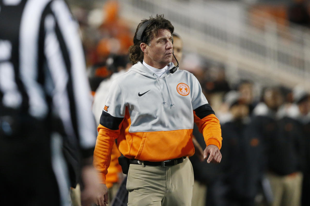 Mike Gundy meets with OK State players, commits to changes