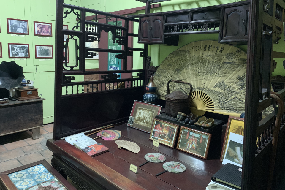 位在大稻埕的李臨秋故居內保有多件李臨秋生前使用的生活器具與物件
 