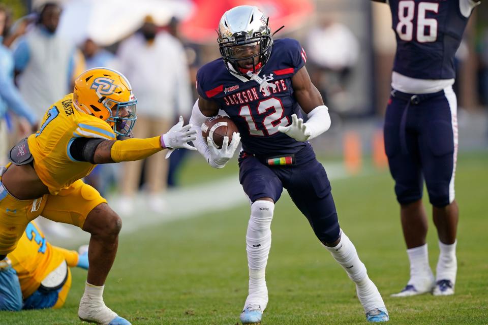 Deion Sanders says Jackson State star Travis Hunter is transferring to