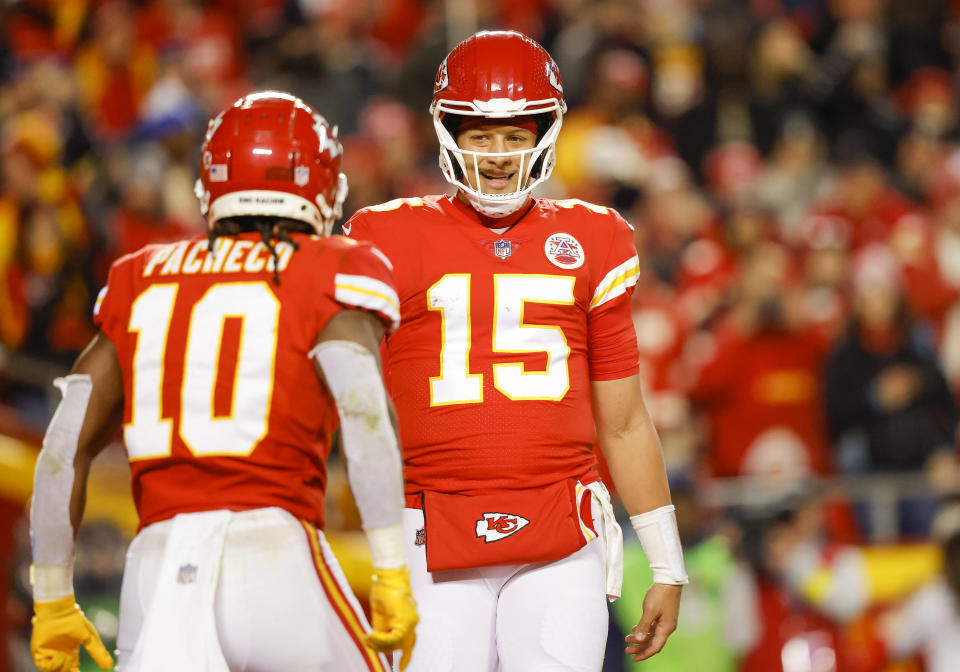 La dupla entre Patrick Mahomes e Isiah Pacheco es de las más explosivas de la liga. (Foto: David Eulitt/Getty Images)