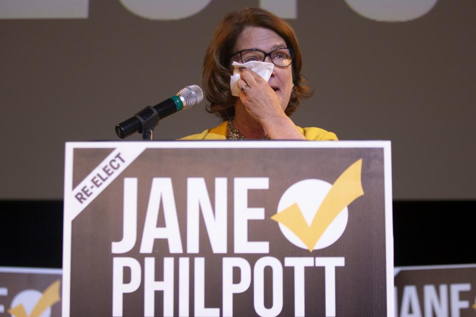 Jane Philpott speaks to supporters after losing seat