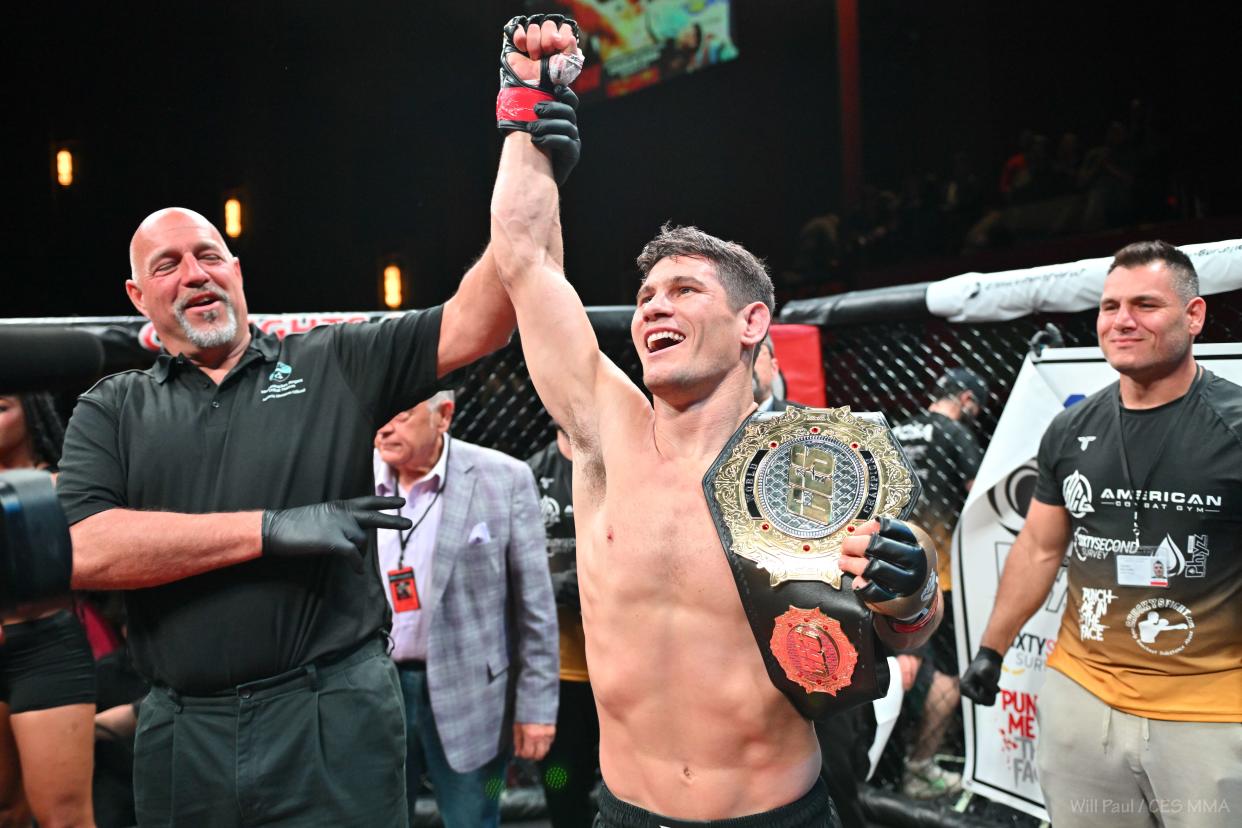 Charles “Boston Strong” Rosa won the Classic Entertainment and Sports (CES) world championship lightweight title, defeating Josh “Hook On” Harvey in the first round.