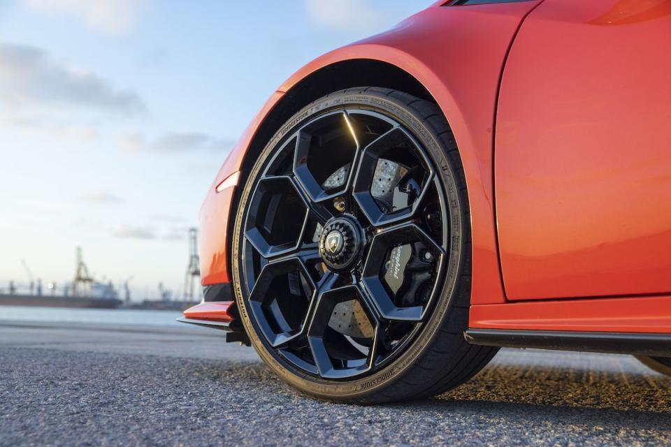 2023 Lamborghini Huracán Tecnica - Photos From Every Angle