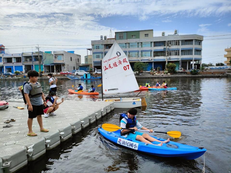 汕尾國小推動風帆船運動。   圖：高雄市教育局/提供