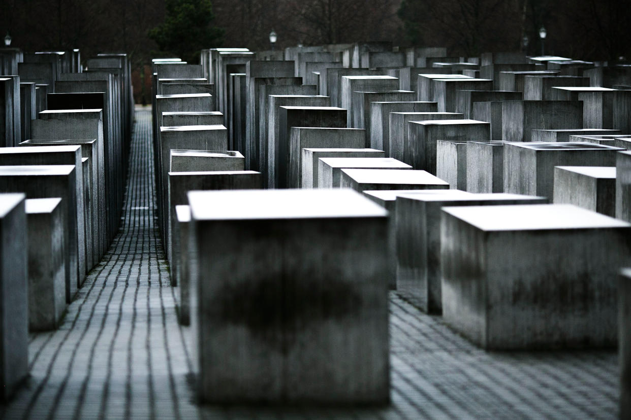 Das Berliner Holocaust-Mahnmal wird von rund 10.000 Menschen täglich besucht. (Bild: Getty Images)