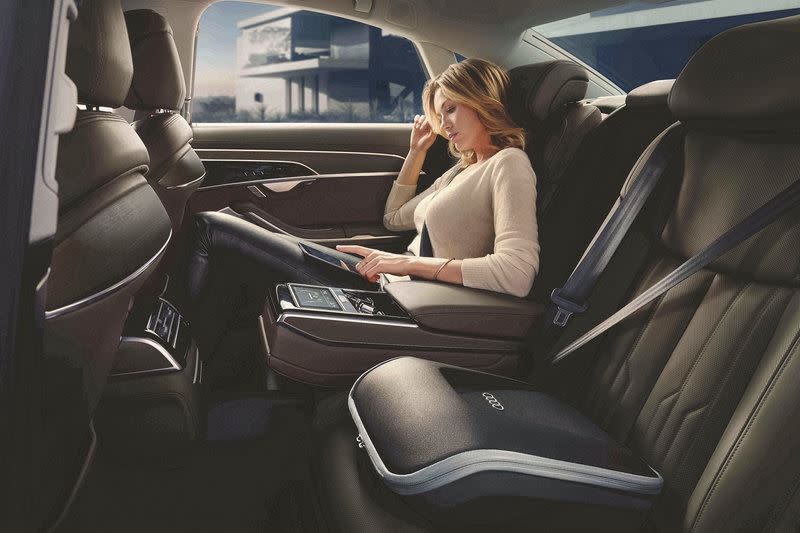 Audi A8 L 55 TFSI quattro追加多項智慧安全科技，提供駕駛者與車內乘員安心無虞的行車環境 。（圖／Audi提供）