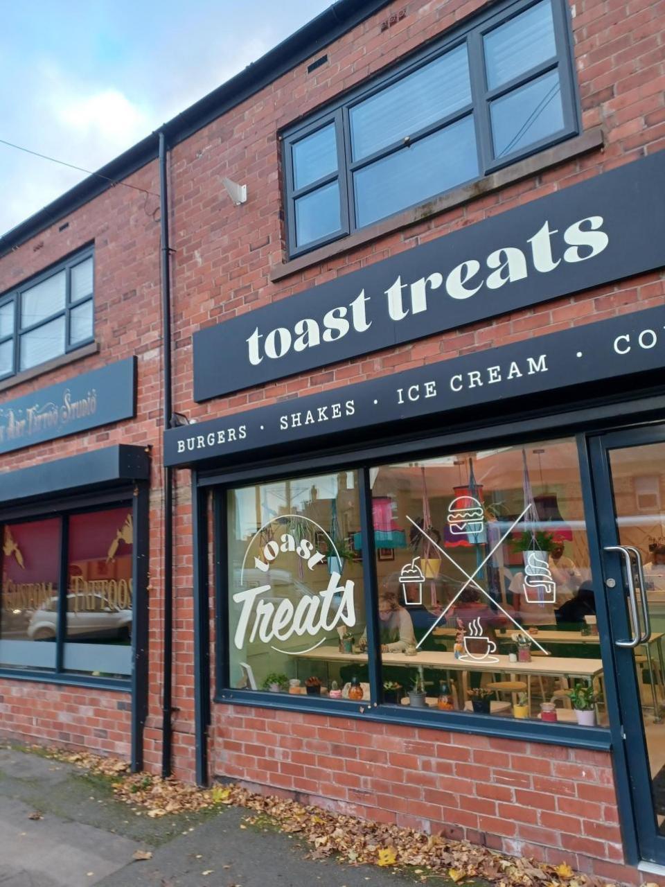 Warrington Guardian: Toast Treats befindet sich in der Knutsford Road