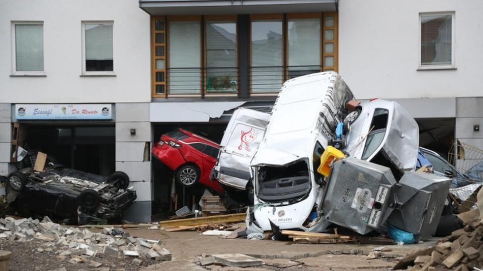 Daños tras las inundacines en Bad Neuenahr-Ahrweiler, Alemania.