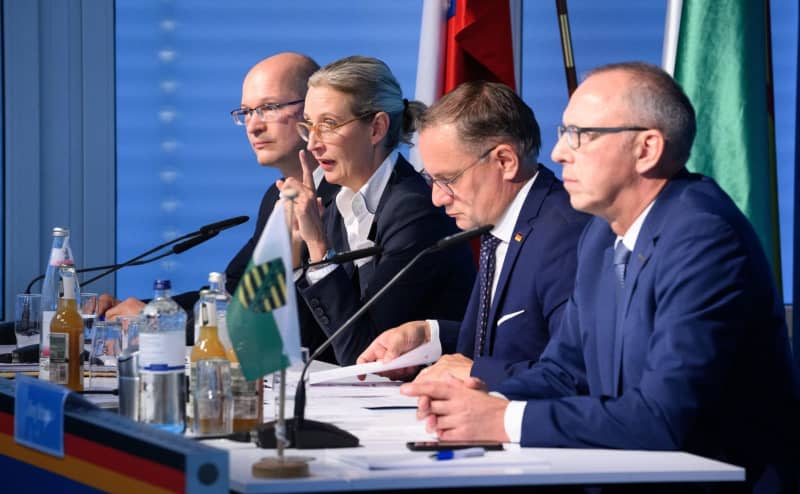 Alice Weidel (2-L) and Tino Chrupalla (2-R), the federal chairmen of the AfD, together with AfD state chairmen Stefan Möller (left, Thuringia) and Jörg Urban (right, Saxony) comment on the results of the state elections in Saxony and Thuringia during a press conference at the AfD federal office. Bernd von Jutrczenka/dpa