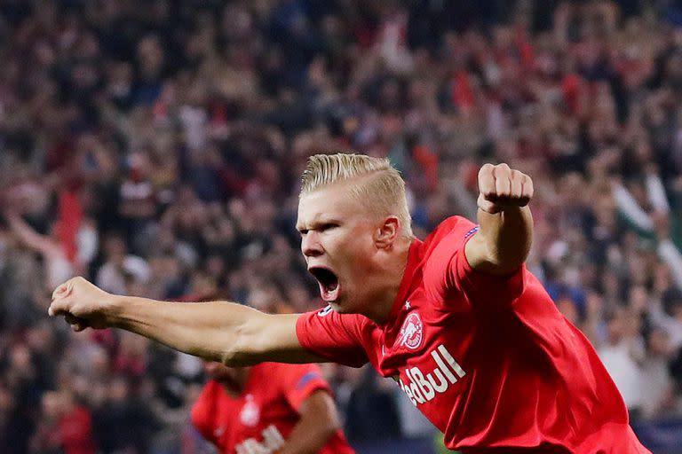 Erling Haaland enloquece a Salzbugo, que goleó a Genk, en el inicio de la Champions League.