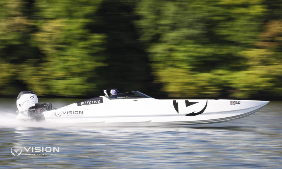Vision Marine’s V32 recently hit record-breaking speeds.