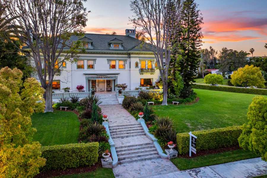 A Los Angeles mansion once owned by Muhammad Ali is up for auction. (Concierge Auctions)