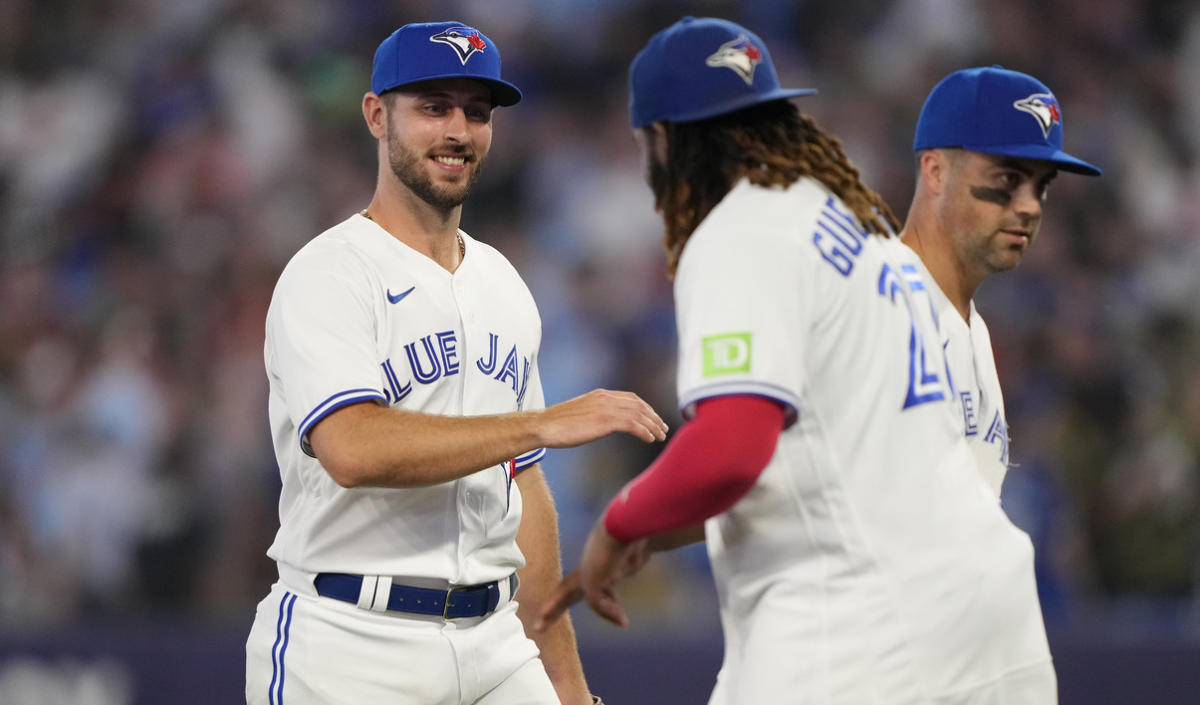 Blue Jays pick up closer Jordan Hicks, with regular stopper Romano