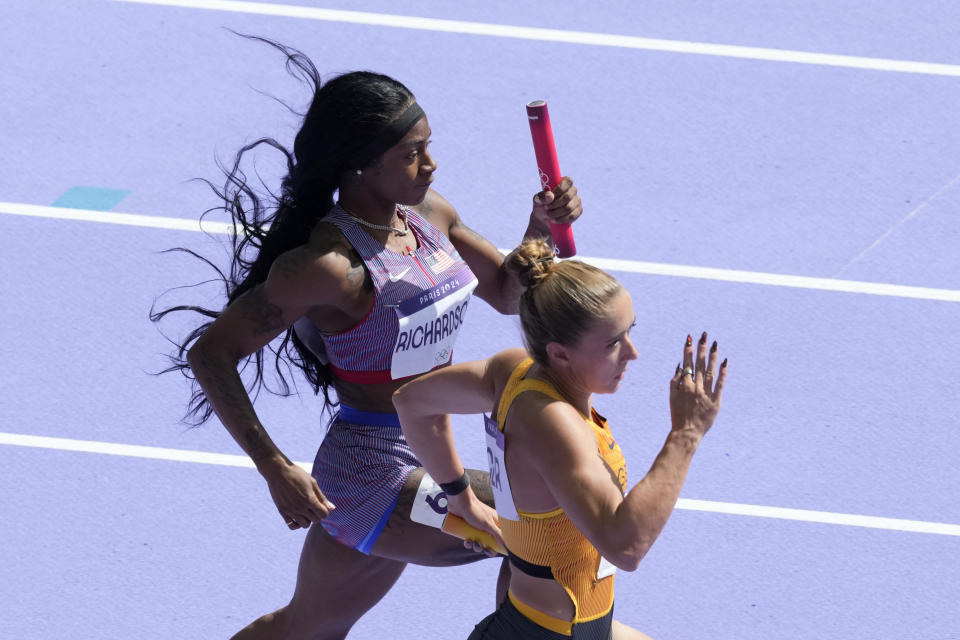 In Olympic relay, Sha'Carri Richardson saves US women, while men