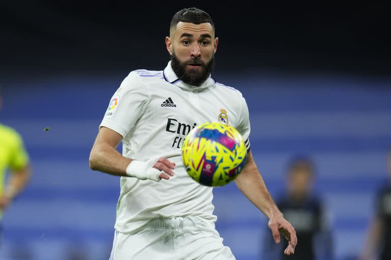 Karim Benzema, recientemente nominado a ganar el Premio FIFA The Best, sería titular en la final del Mundial de Clubes