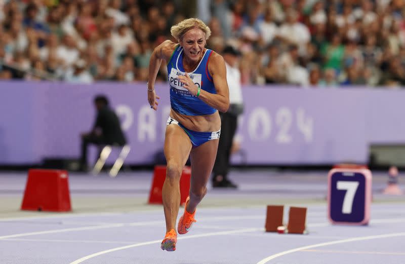 FOTO DE ARCHIVO: Valentina Petrillo, de Italia, en acción durante la eliminatoria en los Paralímpicos de París 2024