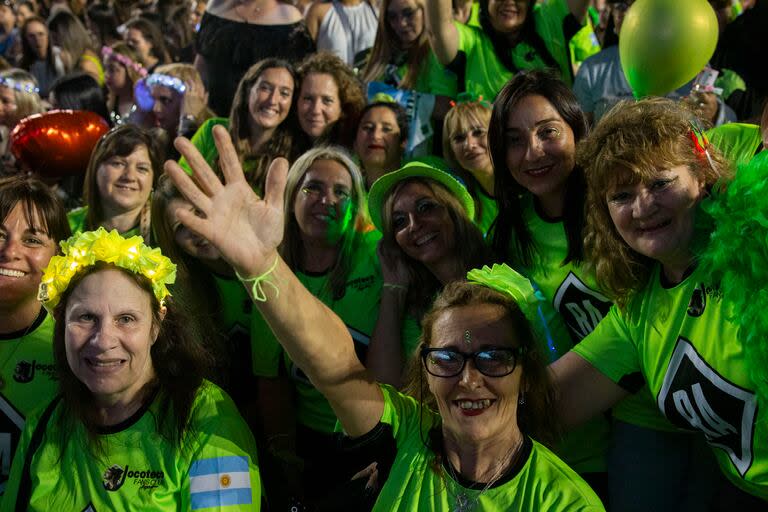 Fans de Ricardo Arjona, las de la primera y de la última hora, durante su último show en el Estadio de Vélez