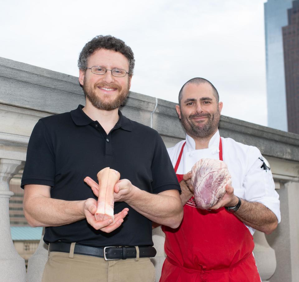 Dr. Jonathan Reisman and chef Ari Miller at a Pennsylvania anatomy dinner. (Photo: Jason Bartlett)