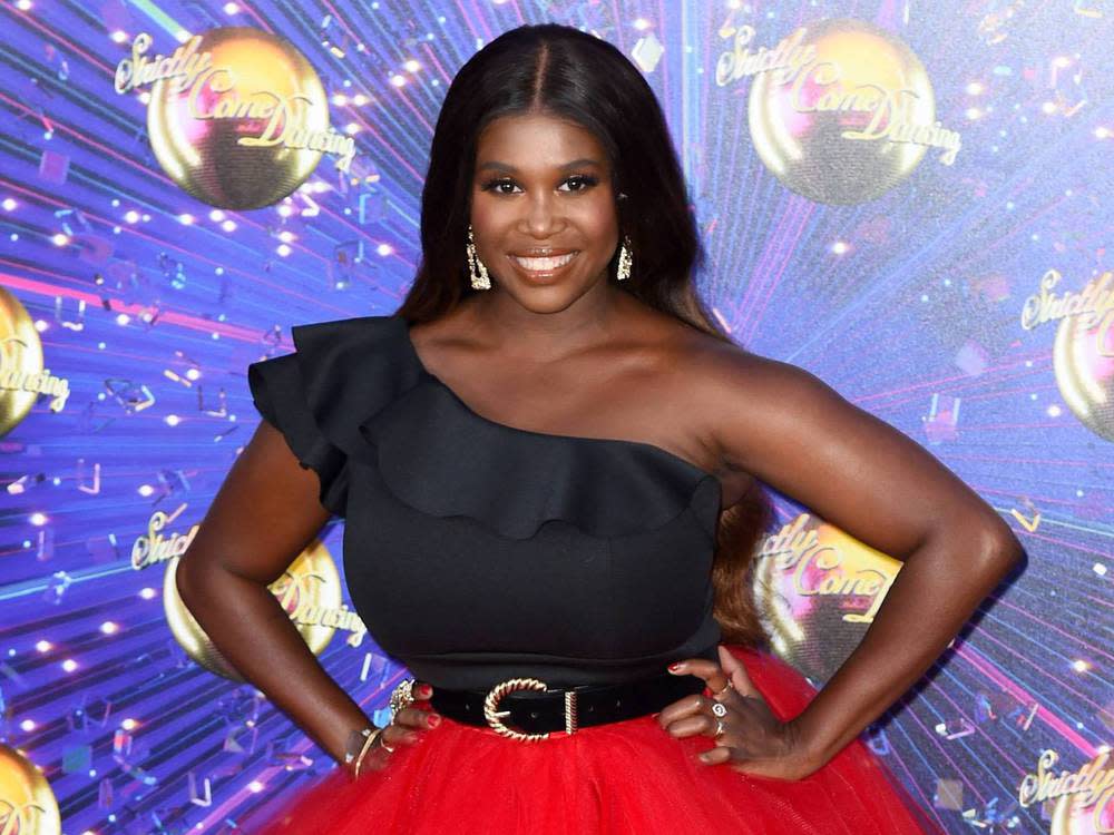 Motsi Mabuse ist Teil der Jury bei "Strictly Come Dancing" (Bild: imago images / PA Images)