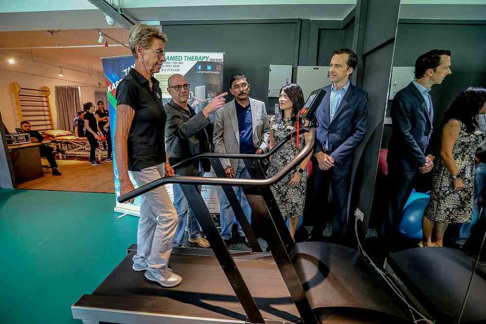 Rehamed Therapy chairman Angela Burchardt, operations director Jorg Teichmann, managing director Datuk Lourdes J. Charles, Nurul Huda Abdullah and German Embassy’s Dr David Krivanek at the official opening. — Picture by Mohd Firdaus Abdul Latif