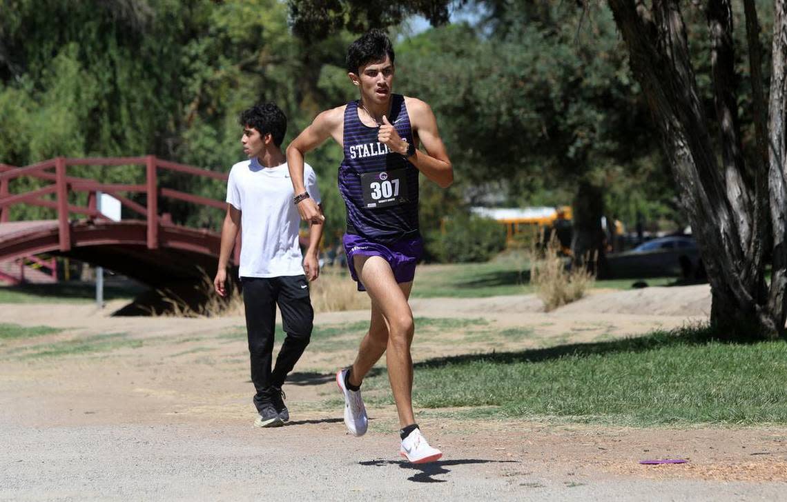 Madera South senior Estevan Medina finished fourth in the Dennis DeWitt Invitational at Lions Town & Country Park in Madera on Aug. 27, 2022 with a time of 9:19.9 on the 3,000-meter course.