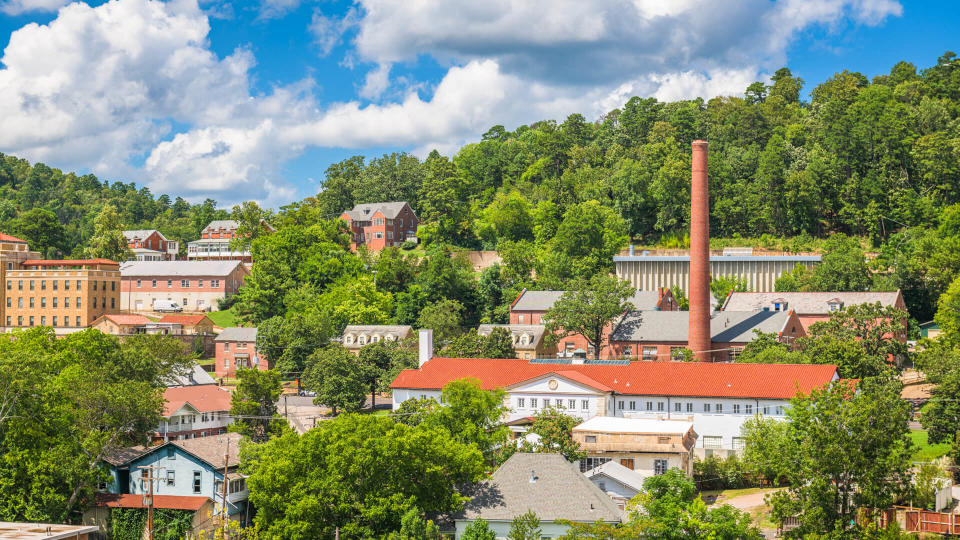 Hot Springs, Arkansas, USA town skyline in the mountains.